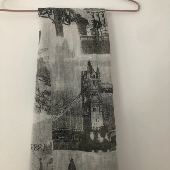 Black white and gray landmark travel big scarf. - Picture 3 of 7